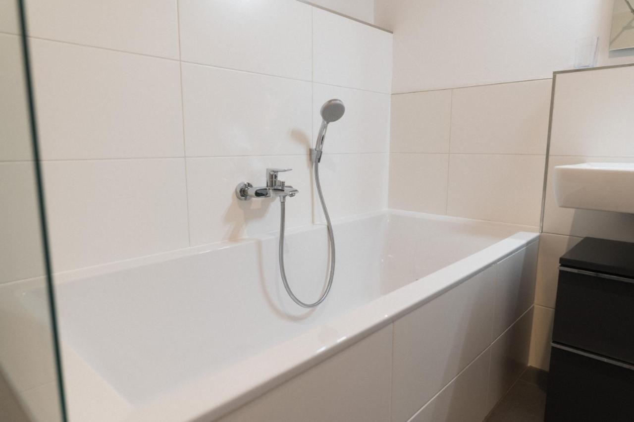 Ferienwohnung Bergsonne Mit Sonnenbalkon Und Tiefgaragen Parkplatz Bad Ischl Dış mekan fotoğraf